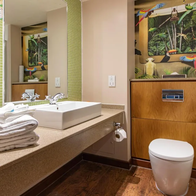 AZTECA Discovery Family Room، Chessington Resort Hotels 8/9