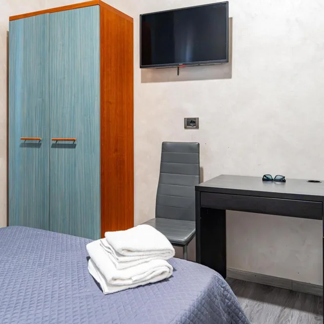 Room, Single, Planet 7/20