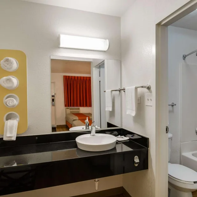 غرفة ديلوكس رباعية، Motel6 Schiller Park, IL - Chicago O'Hare 7/10