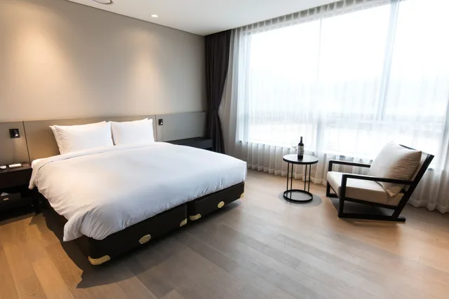 غرفة ديلوكس بسرير كينج بإطلالة على الجبل، Hotel Nanta 3/5