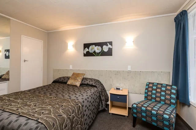 غرفة بزنس بسرير كوين وسرير فردي بغرفة نوم واحدة، Comfort Inn Tayesta 1/6