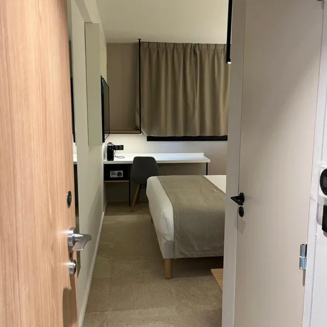 غرفة ثلاثية، The Originals Le Relais D Aubagne 8/9