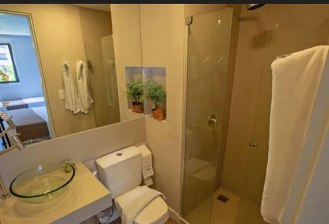 غرفة بسرير مزدوج وسرير فردي، CAIS DA PRAIA HOTEL 4/5