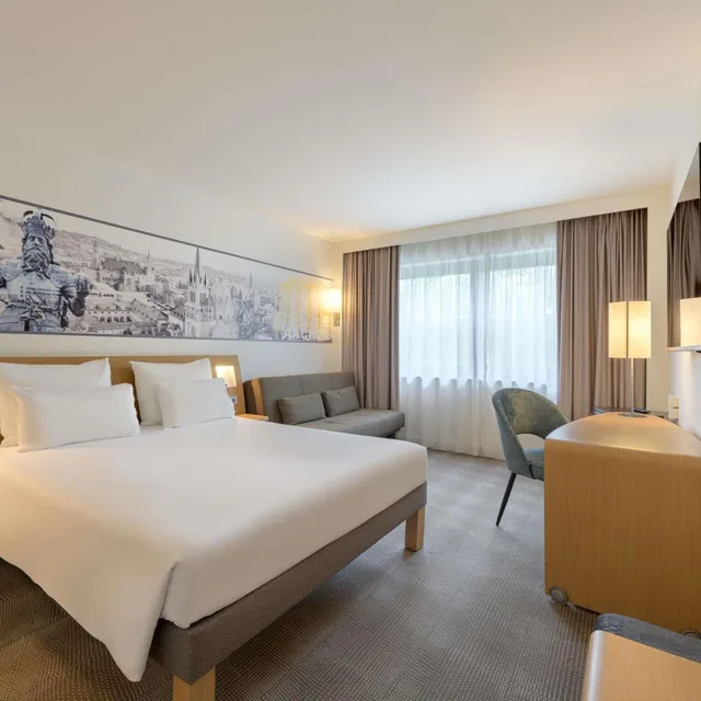 Standard, King Bed, Sofa, Novotel Aachen City Hotel 6/10