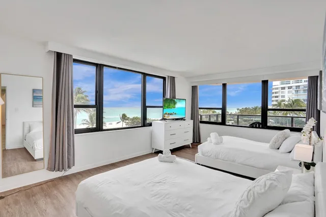 Condo, Beach, Resort, 4 Queen Beds, Ocean View, Sofa، The Alexander All Suite Oceanfront Resort 1/4