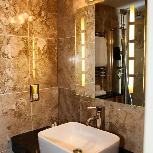 غرفة بسريرين منفصلين، The Collection Hotel Birmingham 3/3