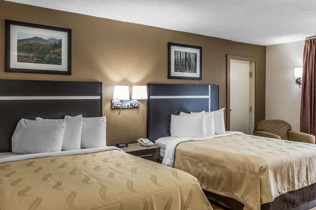 غرفة قياسية بسريرين كوين بشرفة، Quality Inn & Suites Gatlinburg North 8/10