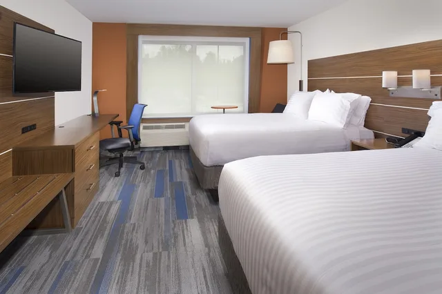 Standard, Queen Bed, Holiday Inn Express And Suites Altoona I 99 3/9