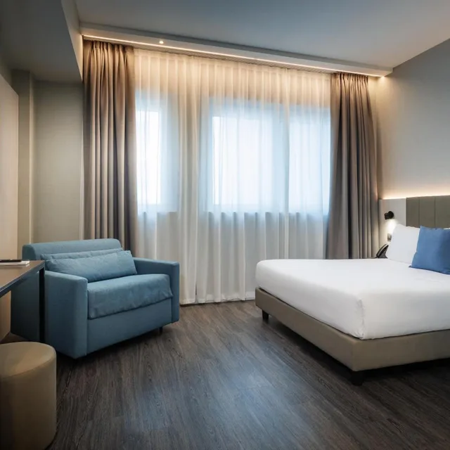غرفة سوبيريور بسرير مزدوج مع أريكة، iH Hotels Milano Centrale 5/10