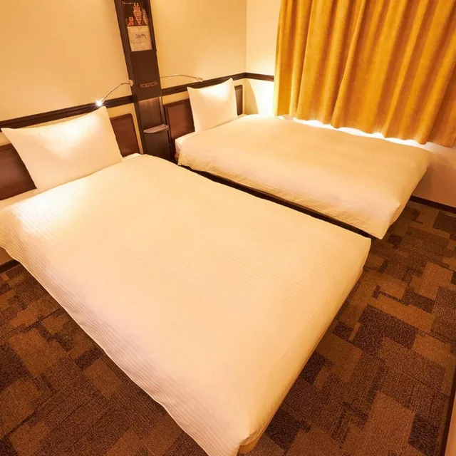 Room, Twin Beds, Toyoko Inn Osaka Tsutenkaku Mae 8/10