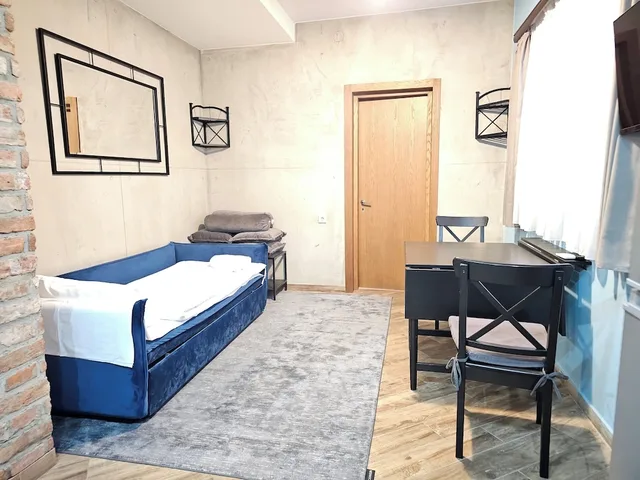 استوديو عائلي بسرير كوين مع أريكة، Brooch Boutique Hotel 2/5