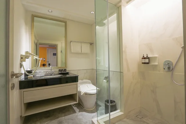 غرفة بريميير ديلوكس بسرير كينج، Java Paragon Hotel And Residences 3/3