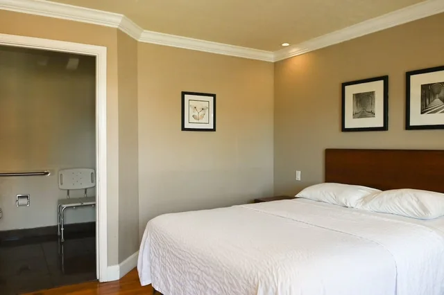 غرفة قياسية بسرير كوين لذوي الإعاقة، Days Inn By Wyndham San Francisco S/Oyster Point Airport 2/10