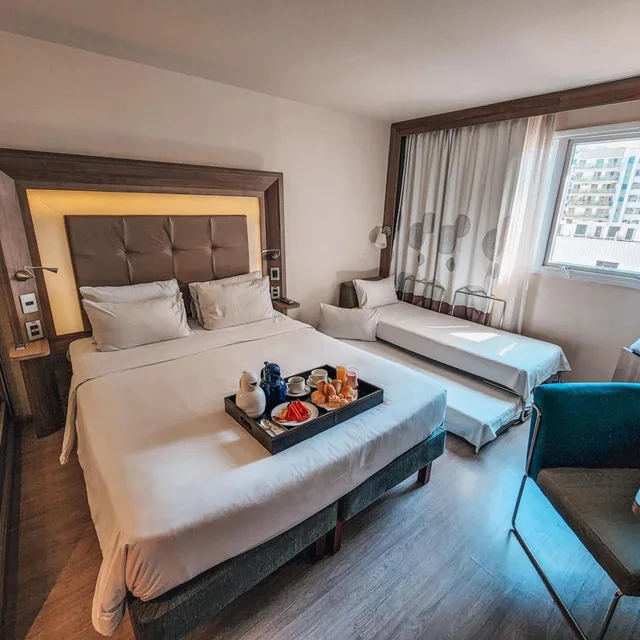 غرفة عائلية بسرير كينج مع أريكة، Novotel RJ Praia de Botafogo 1/9