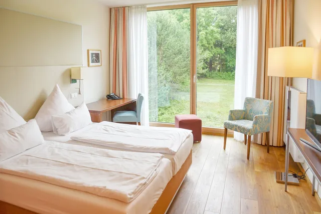 Double Bed, Large, Hotel Freigeist Northeim 1/3