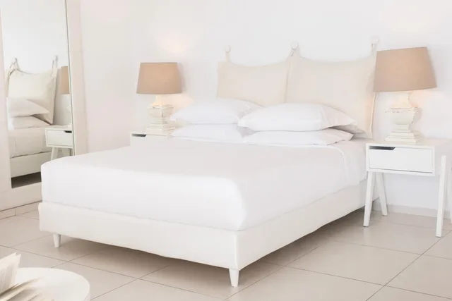 Superior, Double Bed, Caldera View, Hot Tub, Lilium Hotel Santorini 2/9