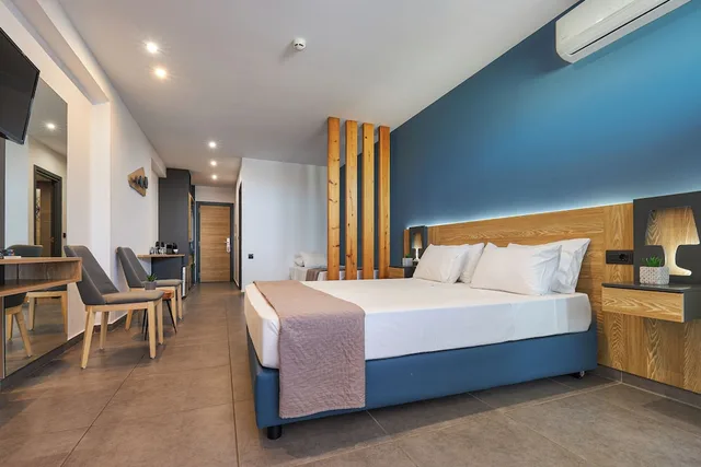 Superior, 1 King and 1 Single Beds, Enorme Infinity Beach 1/5