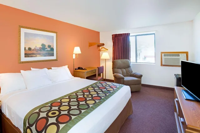 غرفة بسرير كوين لذوي الإعاقة، Super 8 by Wyndham Aberdeen East 1/4
