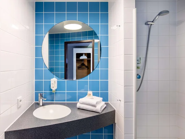 غرفة بسرير كوين، B&B Hotel Hamburg Wandsbek 4/5