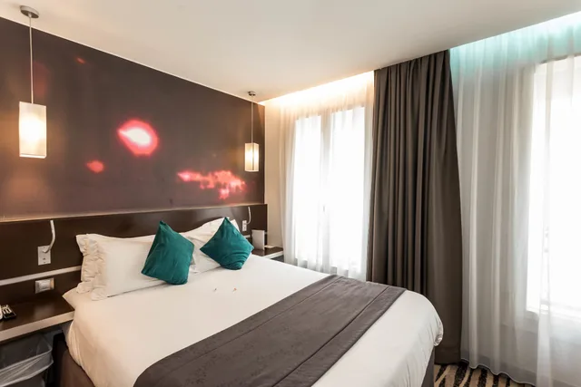 غرفة بسرير مزدوج، Hotel Lumieres Montmartre Paris 2/2