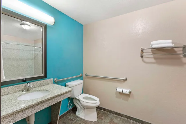 غرفة بسرير كينج لذوي الإعاقة، Best Western Sonora Inn & Suites 3/3