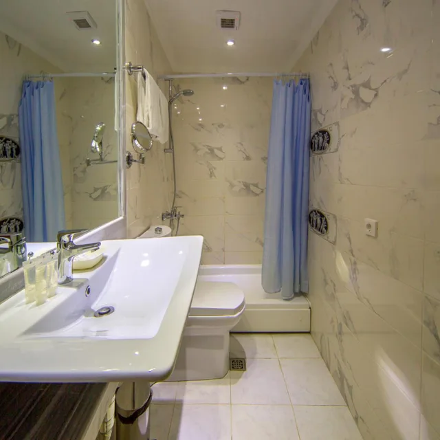 غرفة قياسية ثلاثية، Legends Tskaltubo Spa Resort 7/8