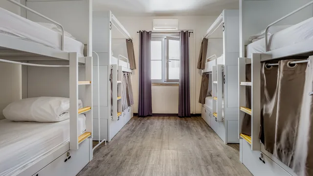 سكن مشترك مختلط بثمانية أسرّة بحمام مشترك، Hostellicious 2/2