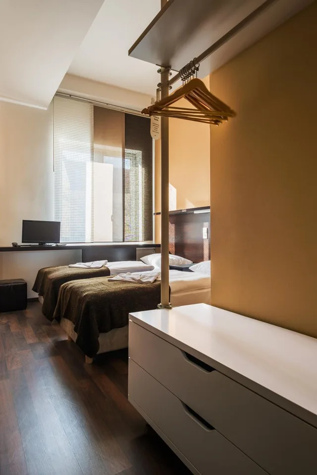 Room, Triple, Apple City Hotel 4/10