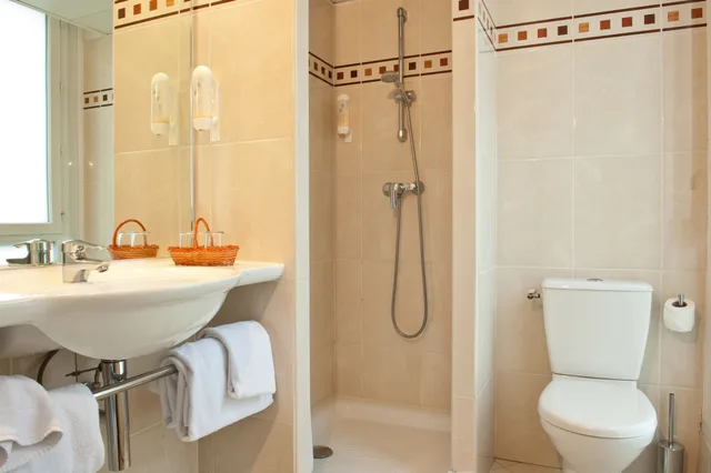 غرفة قياسية بسرير كوين، Hotel Champerret Elysees 6/8