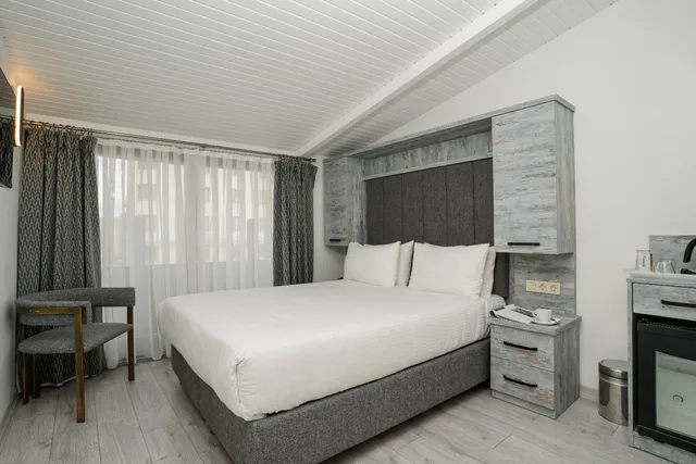 Room, Double Bed, Attic، Faros Taksim Hotel 2/10
