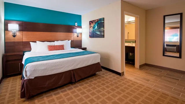 غرفة بسرير مزدوج لذوي الإعاقة، Best Western Plus Harrisburg Mechanicsburg 2/3