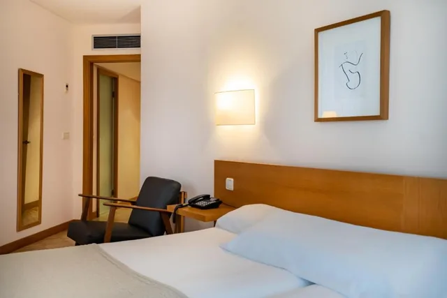 Family, Single Bed, Terrace, Gran Hotel Victoria 1/4