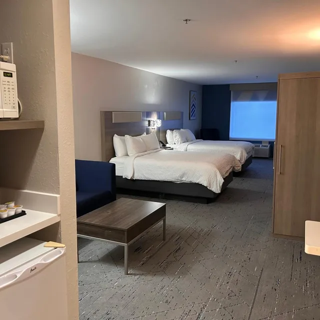 جناح بسريرين، Holiday Inn Express Hotel & Suites Murphy 4/6