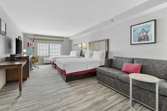 غرفة تنفيذية بسريرين كوين مع أريكة، Hampton Inn Salem 6/10