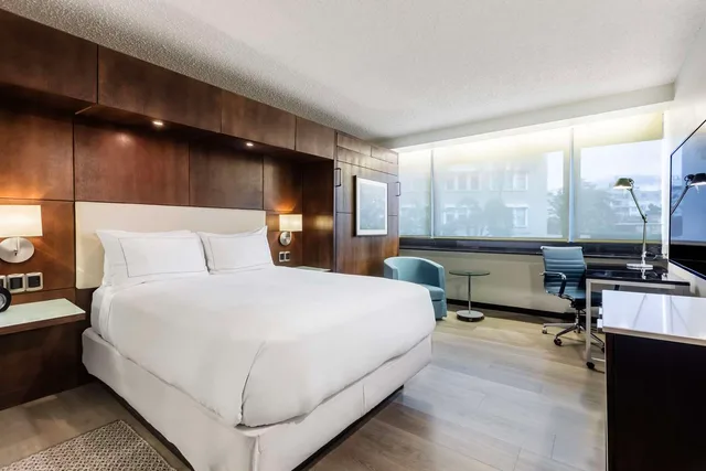 Room, Queen Bed, with Extra Double Bed, Garden View، Doubletree By Hilton Hotel San Juan 2/3