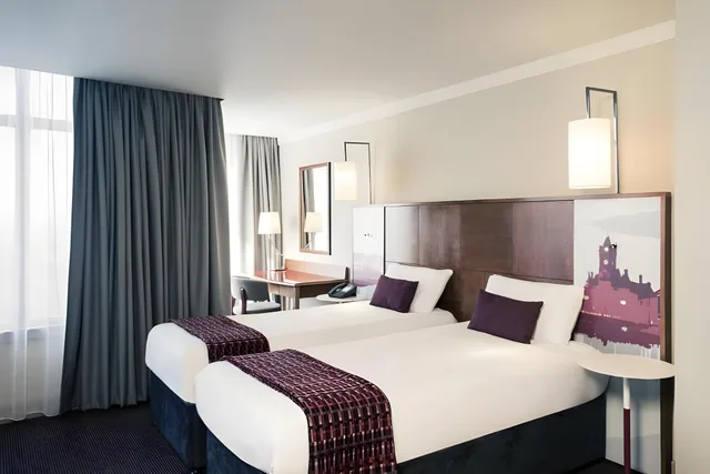 Standard, King Bed, Convertible Double Bed، Holland House Hotel Cardiff By Sunday 1/1