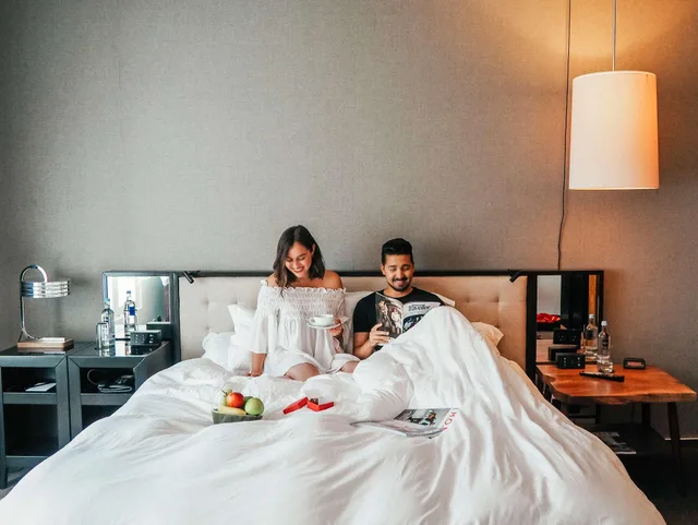 غرفة بسرير كينج بإطلالة على المدينة، GRAND HYATT BERLIN 3/6