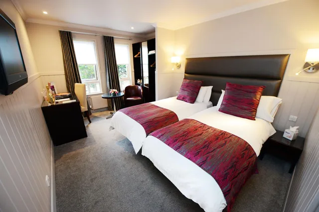 غرفة قياسية بسرير مزدوج أو سريرين منفصلين، Glynhill Hotel 1/6