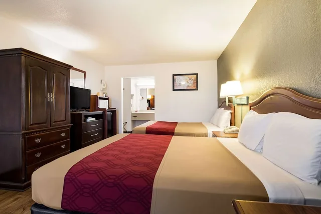 غرفة قياسية بسريرين مزدوجين، Econo Lodge Bartlesville Hwy 75 3/4