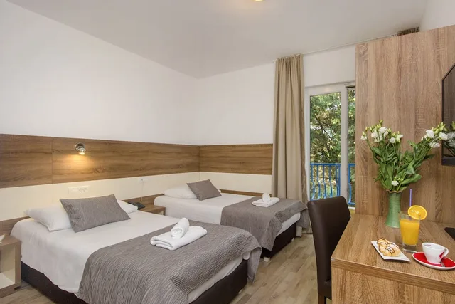 غرفة قياسية بسريرين منفصلين بشرفة، Hotel Imperial Vodice 1/1