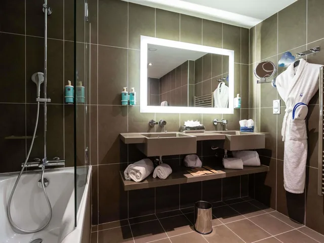 جناح بسرير كوين، NOVOTEL SOFIA 6/7