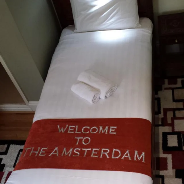 غرفة مفردة، Amsterdam Hotel 8/10