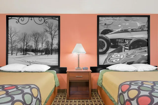 Room, 2 Queen Beds, Super 8 By Wyndham Shelbyville 3/5
