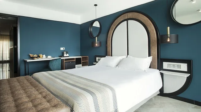 جناح تنفيذي بسرير كينج مع أريكة، La Pietra Hotel Restaurant 1/3