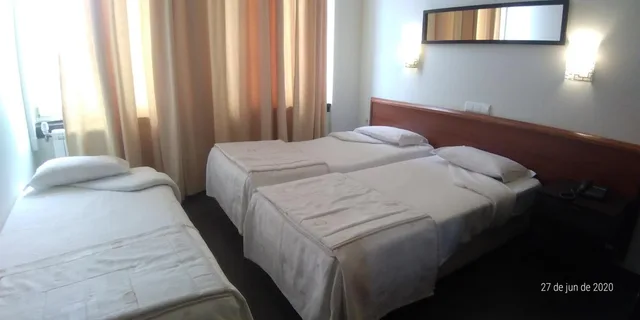 غرفة ثلاثية بثلاثة أسرّة، Universal Hotel 1/1