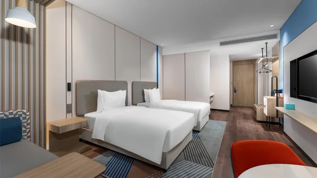 غرفة قياسية بسريرين منفصلين، Holiday Inn Express Nanchang Qingshan Lake View 1/2