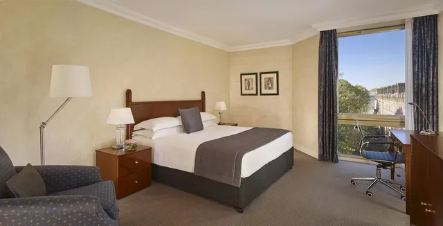 غرفة كلوب، Millennium Hotel and Conference Centre Gloucester London 3/6