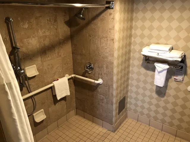غرفة بسرير كينج لذوي الإعاقة، Ramada by Wyndham San Diego National City 6/6