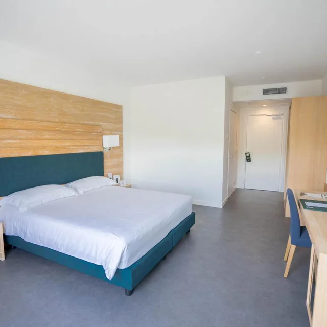 غرفة كبيرة بسرير مزدوج، Pm Hotel 1/10
