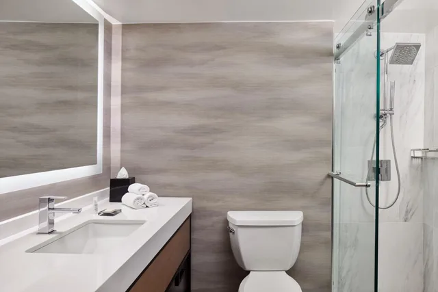 غرفة بسرير كينج أو سرير مزدوج، Washington Marriott At Metro Center 10/10